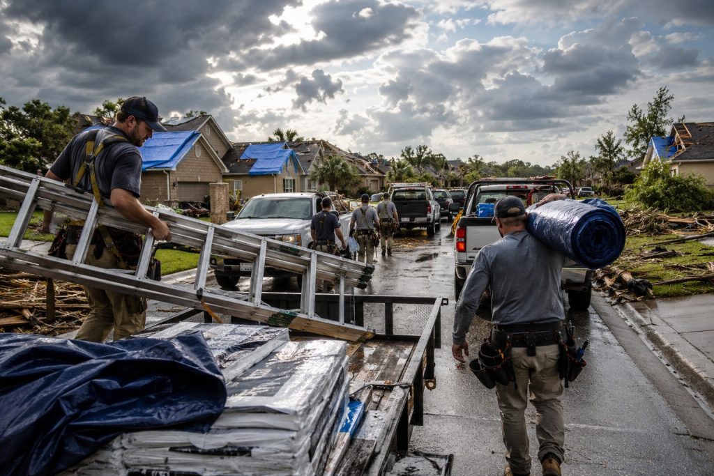 How Roofing Contractors Use a Line of Credit to Grow Revenue